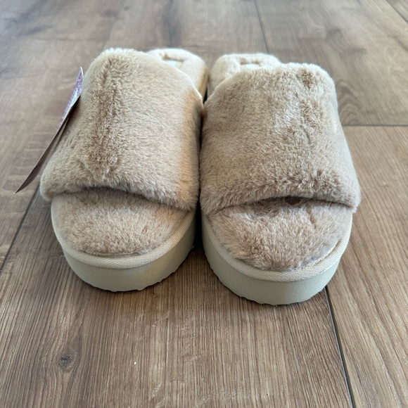 Mukluks - Picture 3 of 4